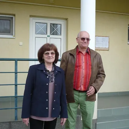 アパート Janko Apartmanhaz